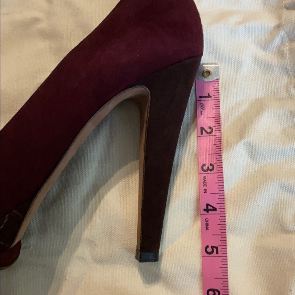 🎁🥂HP🥂🎁 Chanel Burgundy Suede Cap Toe Heels - Picture 11 of 12